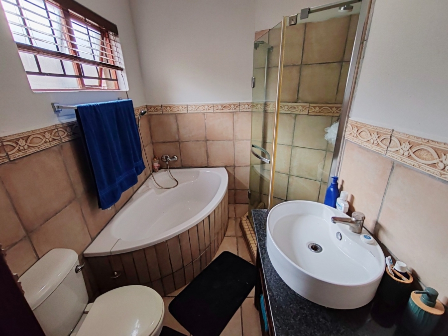3 Bedroom Property for Sale in Mooivallei Park North West